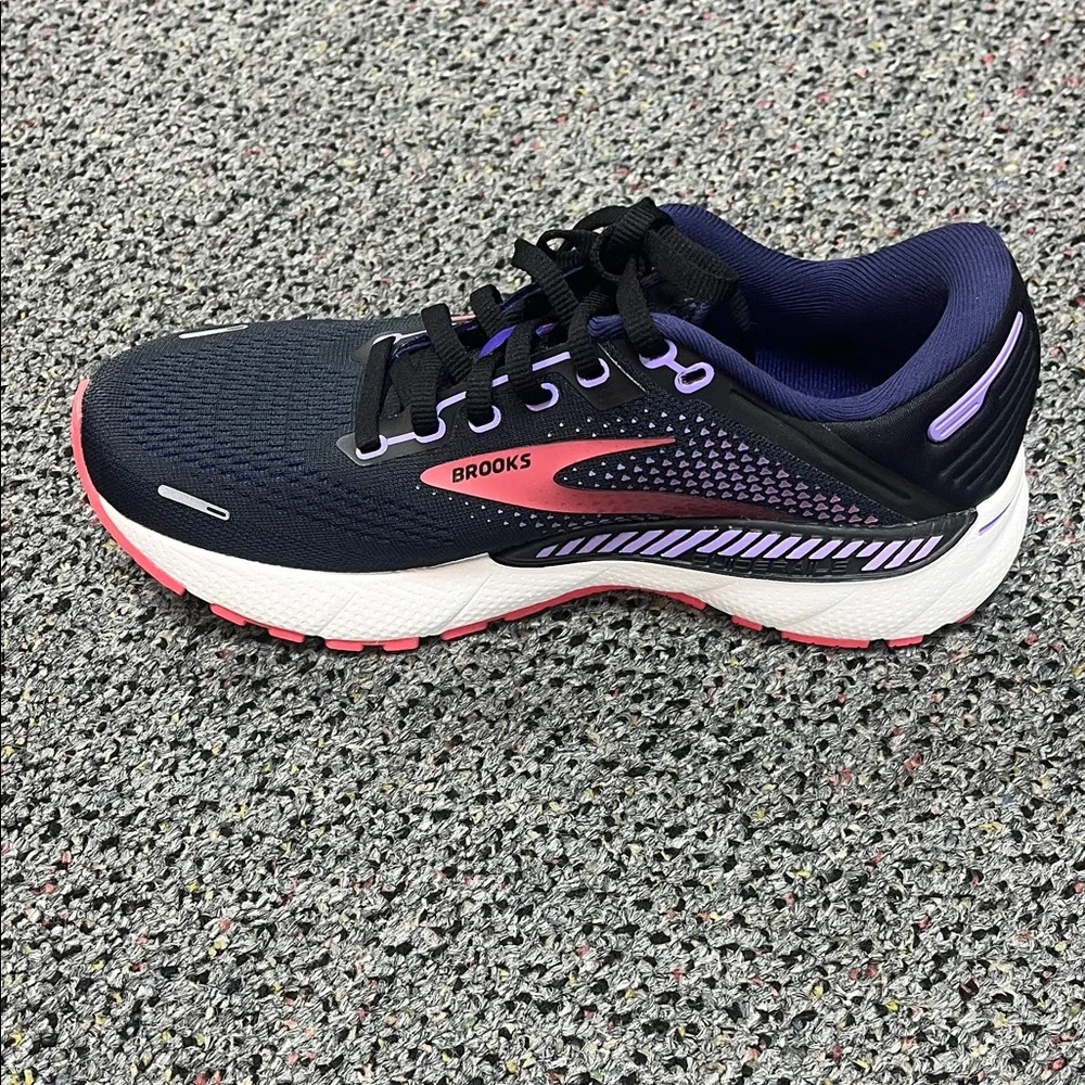 Brooks Women's Black and Pink Athletic Shoes - Picture 2 of 2